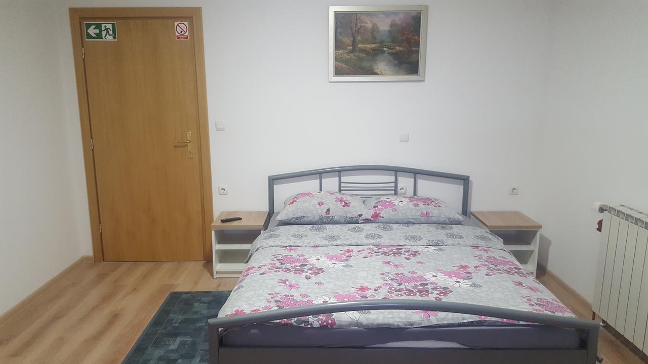 Bed and Breakfast Sobe Mrak Б'єловар Екстер'єр фото